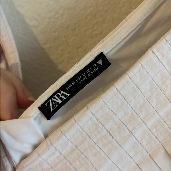 Zara White Ruffled Blouse - Picture 8 of 9